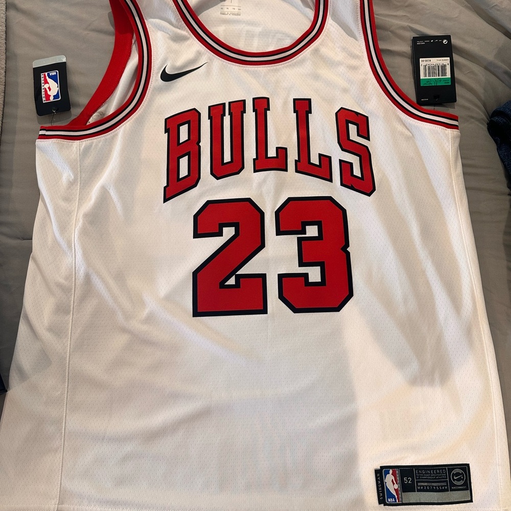 Jordan Nike Bulls 23 Jersey XL NWT